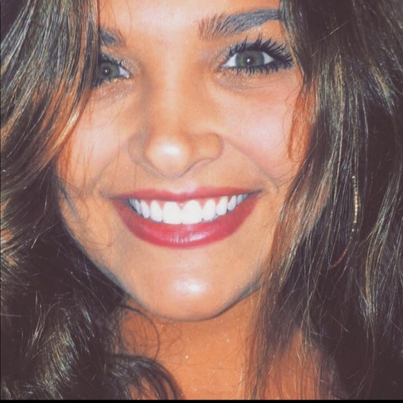 Meet your Posher, Lydia - Picture 1 of 1